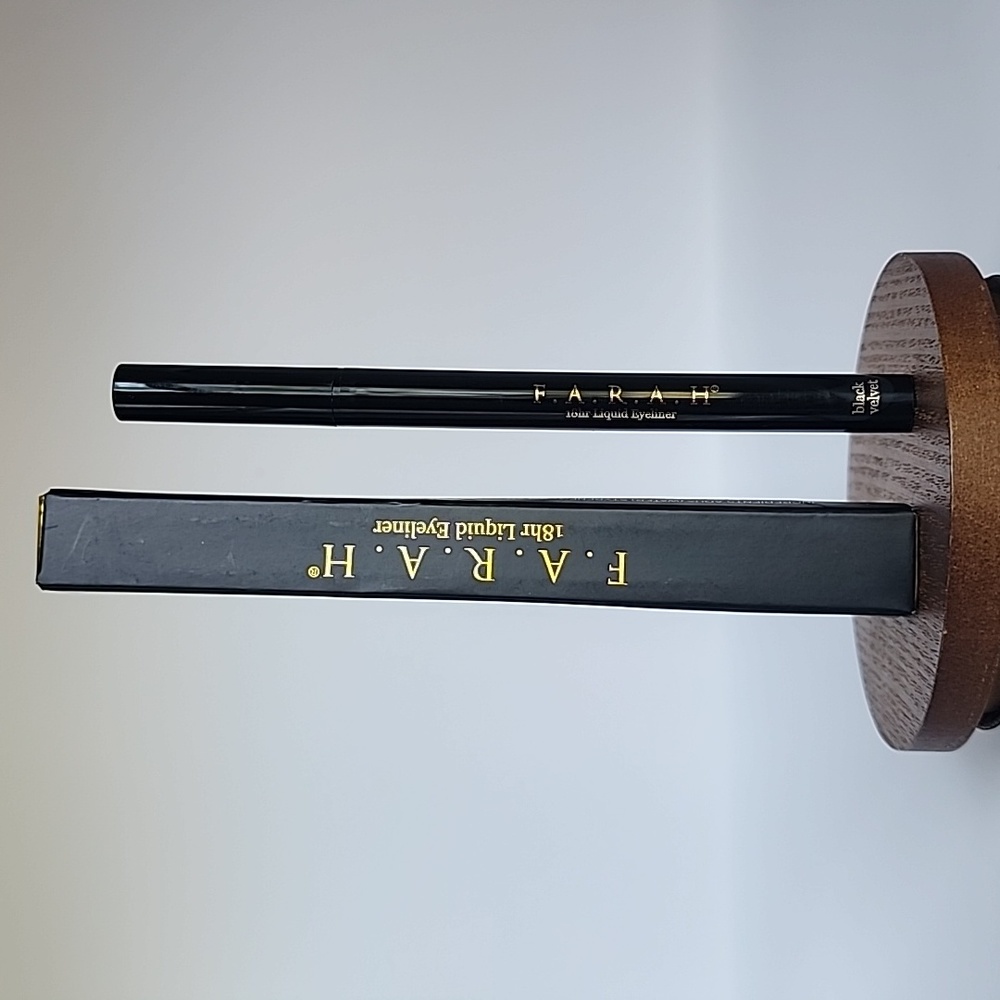 FARAH 18hr Liquid Eyeliner - Black Velvet